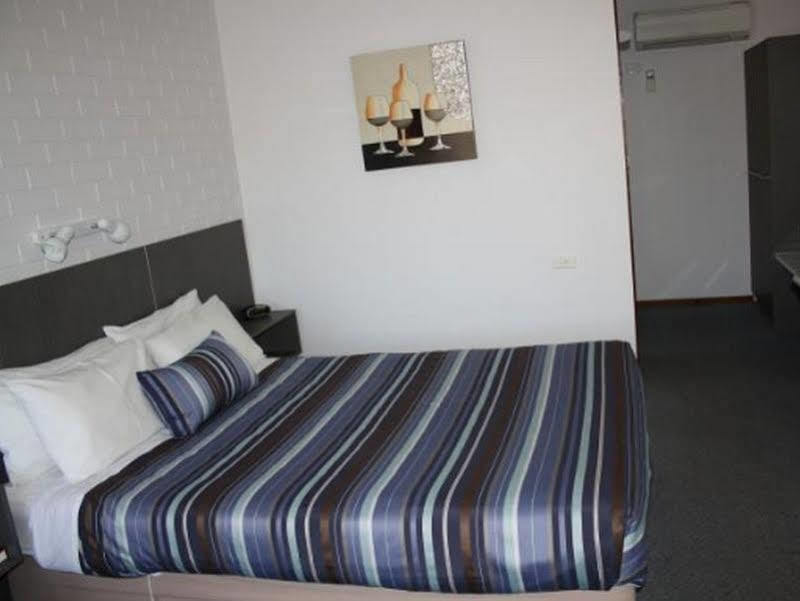 Raglan Motor Inn Warrnambool Eksteriør billede